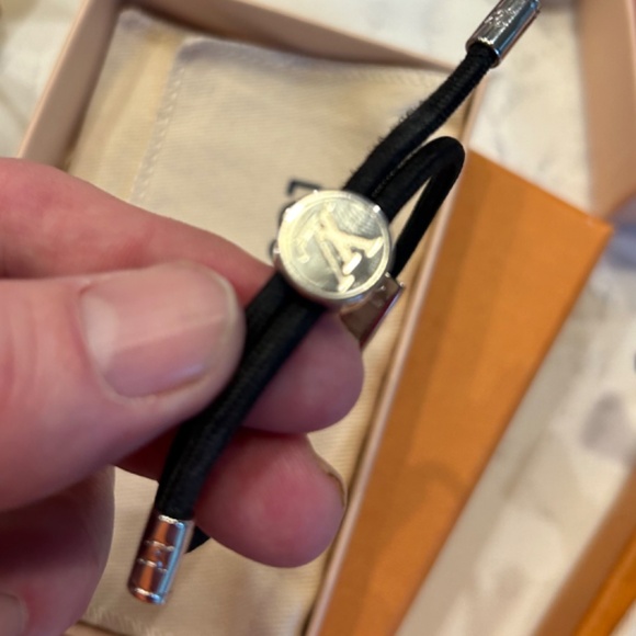 Louis Vuitton’s Men’s Bracelet One Size - Picture 3 of 3